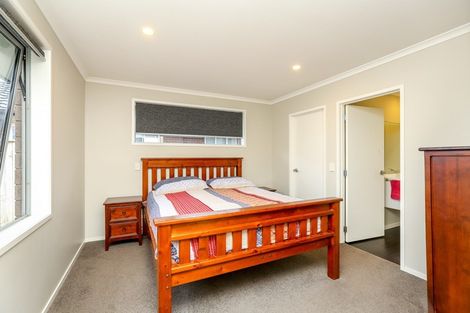Photo of property in 37 Ainslee Street, Highlands Park, New Plymouth, 4312