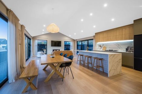 Photo of property in 75 Queen Charlotte Drive, Aotea, Porirua, 5024