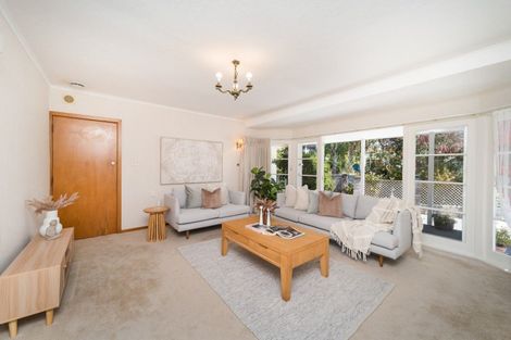 Photo of property in 11 Parkland Crescent, Terrace End, Palmerston North, 4410