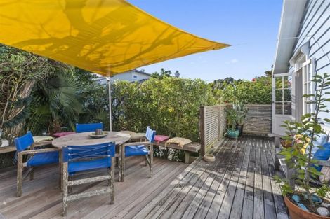 Photo of property in 6 Old Lake Road, Narrow Neck, Auckland, 0624