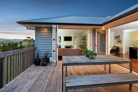 Photo of property in 16 Mahurangi East Road, Snells Beach, Warkworth, 0982