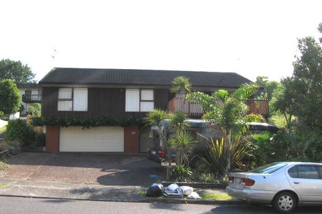 Photo of property in 17 King Richard Place, Browns Bay, Auckland, 0630