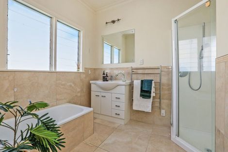 Photo of property in 99 Havelock Road, Havelock North, 4130