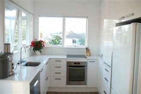 Photo of property in 1/21 Waterloo Road, Milford, Auckland, 0620