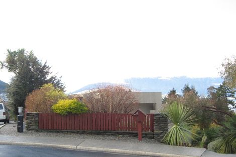 Photo of property in 19 Thorn Crescent, Fernhill, Queenstown, 9300