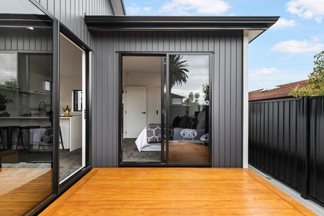 Photo of property in 54d Te Atatu Road, Te Atatu South, Auckland, 0610