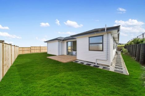 Photo of property in 3 Captain Rings Drive, Papakura, 2110