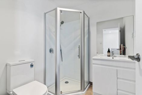 Photo of property in 6/7 South Pacific Place, Henderson, Auckland, 0612