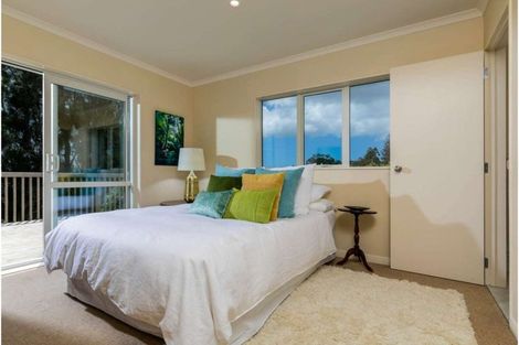 Photo of property in 4a Viridian Lane, Greenhithe, Auckland, 0632