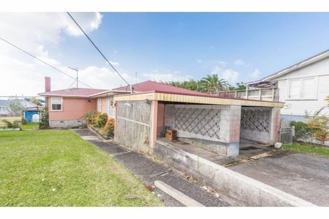 Photo of property in 8 Sarona Avenue, Glen Eden, Auckland, 0602