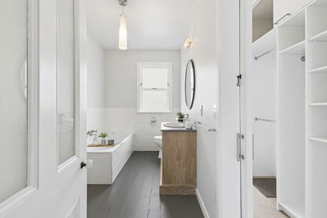 Photo of property in 7 Cottleville Terrace, Thorndon, Wellington, 6011