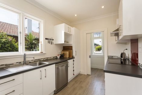 Photo of property in 272 Macandrew Road, Forbury, Dunedin, 9012