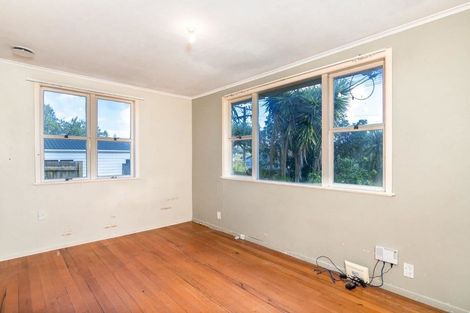 Photo of property in 48 Longburn Road, Henderson, Auckland, 0610