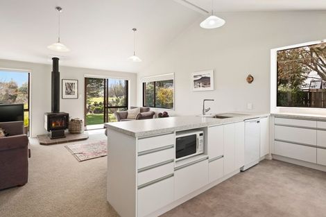 Photo of property in 72 Kinloch Road, Kinloch, Taupo, 3377