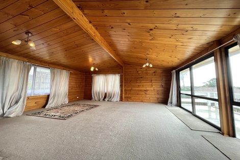 Photo of property in 15a Cambric Place, Botany Downs, Auckland, 2010