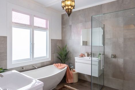 Photo of property in 45 Wellesley Road, Napier South, Napier, 4110