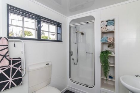 Photo of property in 21 Makora Road, Otaihanga, Paraparaumu, 5036