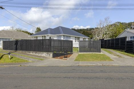 Photo of property in 61 Parsons Street, Frankleigh Park, New Plymouth, 4310