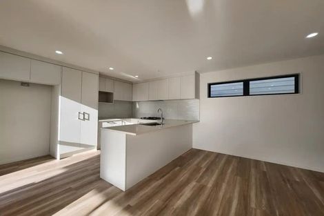 Photo of property in 60c Heybridge Street, Manurewa, Auckland, 2102