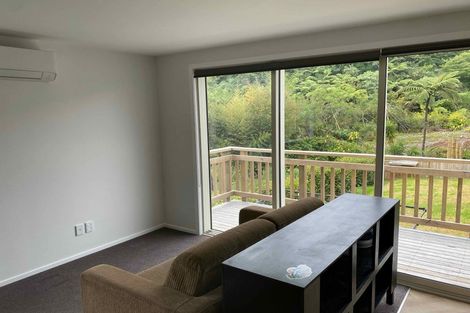 Photo of property in 79 Seaview Road, Westown, New Plymouth, 4310