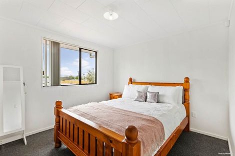 Photo of property in 2/8 Christmas Road, Manurewa, Auckland, 2102