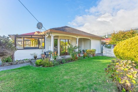 Photo of property in 51 Ngaio Road, Waikanae, 5036