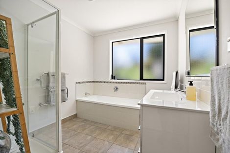 Photo of property in 433a Old North Road, Kumeu, 0892