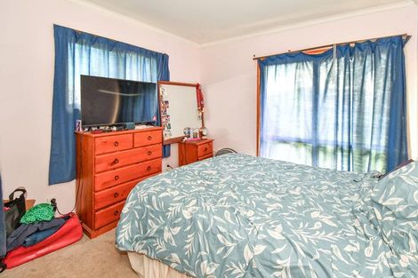 Photo of property in 2/27 Goodwood Drive, Goodwood Heights, Auckland, 2105
