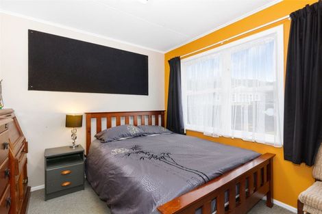 Photo of property in 5 The Strand, Wainuiomata, Lower Hutt, 5014