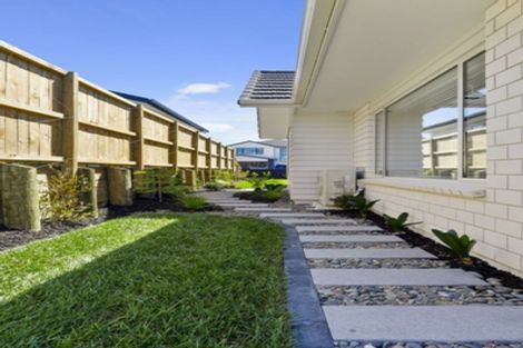 Photo of property in 14 Pommes Way, Silverdale, 0932