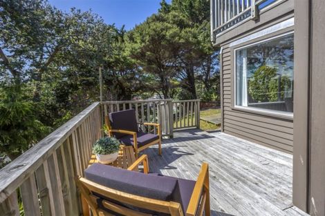 Photo of property in 14 Grays Road, Plimmerton, Porirua, 5026