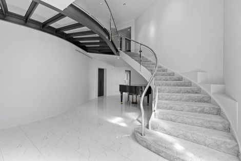 Photo of property in 18 Roy Terrace, Moturoa, New Plymouth, 4310