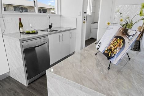 Photo of property in 84 Farquhars Road, Redwood, Christchurch, 8051