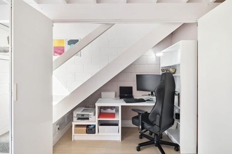 Photo of property in Paddington Apartments, 15/15 Mckinley Crescent, Brooklyn, Wellington, 6021