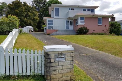 Photo of property in 10 Mcclintock Road, Massey, Auckland, 0614