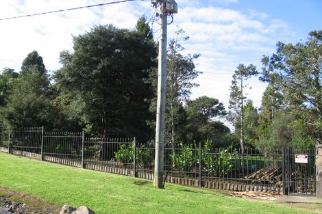 Photo of property in 104 Kauri Road, Laingholm, Auckland, 0604