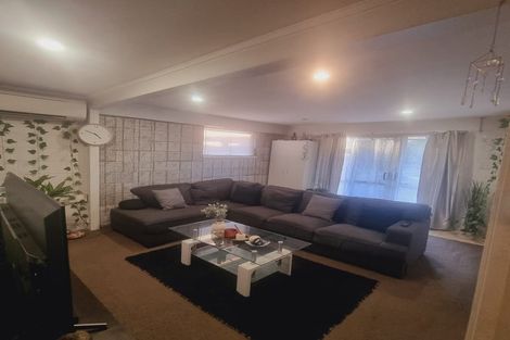 Photo of property in 330 Swanson Road, Ranui, Auckland, 0612