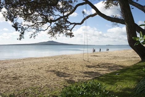 Photo of property in 1/11a Hauraki Road, Hauraki, Auckland, 0622