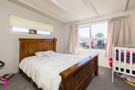 Photo of property in 341 Flaxmere Avenue, Flaxmere, Hastings, 4120