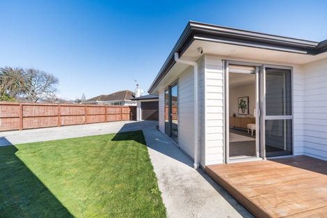 Photo of property in 2 Seddon Street, Takaro, Palmerston North, 4412