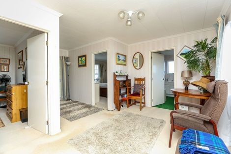 Photo of property in 2/6 Belt Road, Moturoa, New Plymouth, 4310