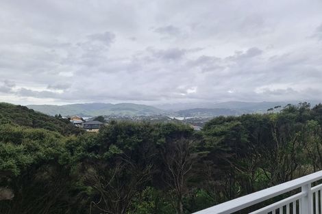 Photo of property in 3 Kopua Place, Whitby, Porirua, 5024