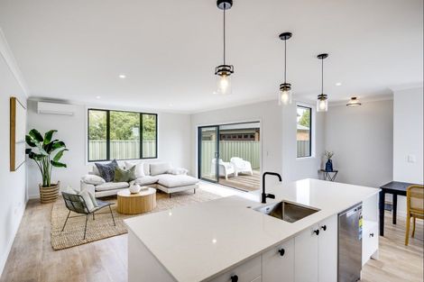 Photo of property in 21 West Place, Greenmeadows, Napier, 4112