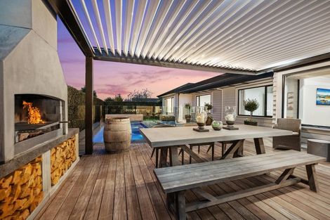 Photo of property in 33 Pohutukawa Parade, Riverhead, 0820