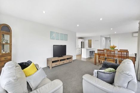 Photo of property in 40 Little Oaks Drive, Yaldhurst, Christchurch, 8042