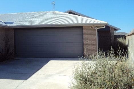 Photo of property in 20 Piwakawaka Court, Rototuna North, Hamilton, 3210