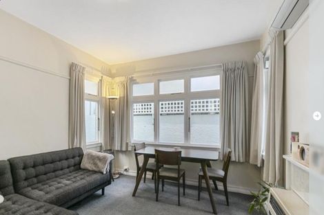 Photo of property in 5/1 Rixon Grove, Mount Victoria, Wellington, 6011