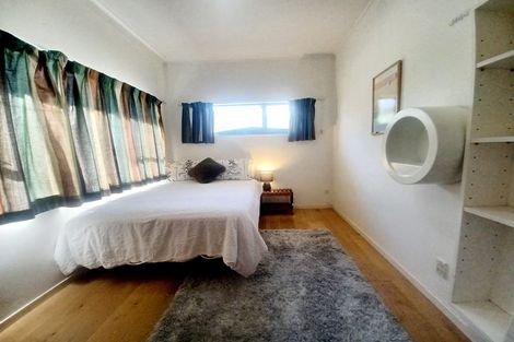 Photo of property in 30 Florence Daly Place, Mount Roskill, Auckland, 1041