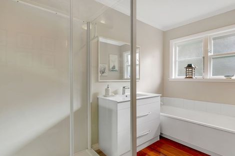 Photo of property in 46 Kiwi Crescent, Tawa, Wellington, 5028