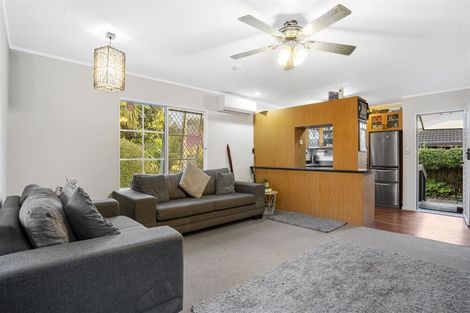 Photo of property in 47 Harmel Road, Glendene, Auckland, 0602